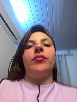 Rossiocurvy's Live XXX Chat