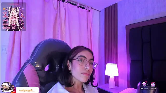 Molly_A's Live XXX Chat