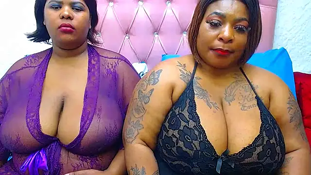 Ebonyhotass26のライブXXXチャット