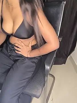 Hoty-baby_ Adlı Modelin Canlı XXX Sohbeti