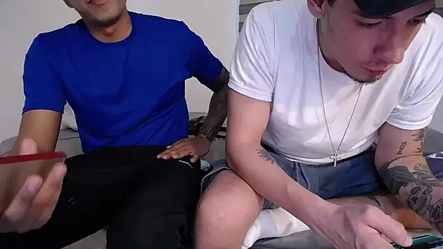 แชท XXX สดของ fratguysonline