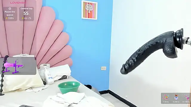 lisa_milf_ Adlı Modelin Canlı XXX Sohbeti