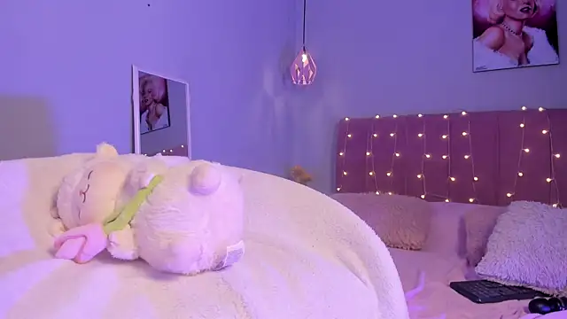 ela_petit's Live XXX Chat