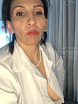 Mrsvictoriaaa Adlı Modelin Canlı XXX Sohbeti