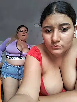 Sara_y_Amy Chat XXX in diretta