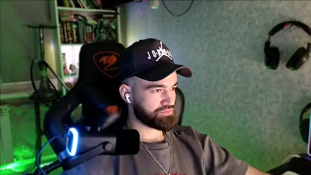 Chatroom XXX en direct de _Serious_Man