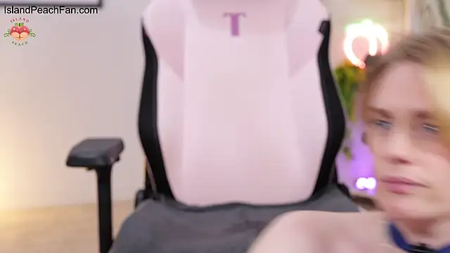 Island_Peach's Live XXX Chat
