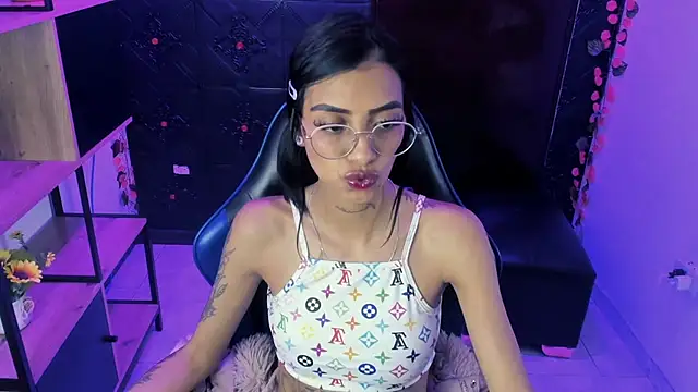KarlaSlutSkinny__'s Live XXX Chat