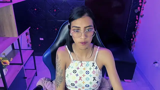 KarlaSlutSkinny__ XXX чат на живо