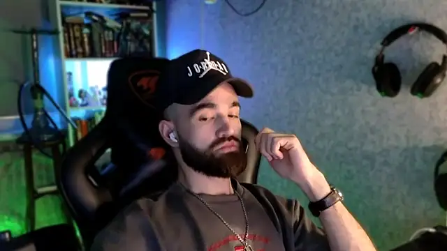 צ'אט XXX בשידור חי של _Serious_Man