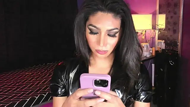 MaxxineMorenaTs' Live XXX Chat