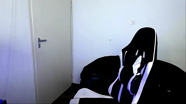 ShyHotNerd Live XXX-Chat