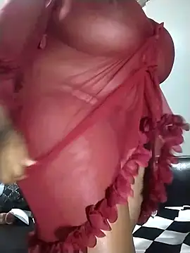 PrettyLisa26 Adlı Modelin Canlı XXX Sohbeti