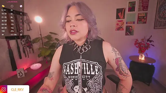 Czat XXX na żywo – violette_clerk1_