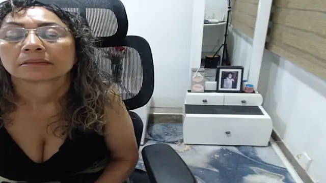 jesy_hot – Live XXX-chat
