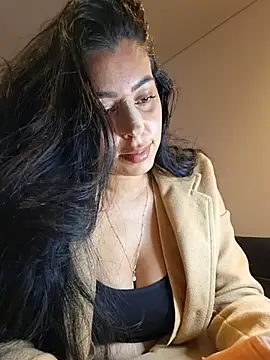XXX chat uživo modela Luianna