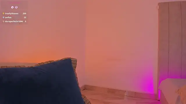 צ'אט XXX בשידור חי של luisah_