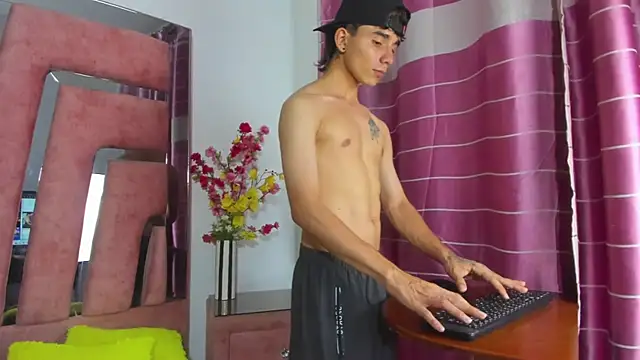 MaximumSteel_ live XXX chat