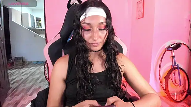 XXX chat uživo modela adrena_10