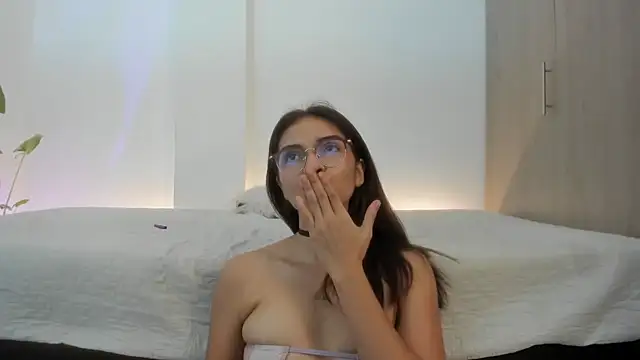 دردشة litle_slut الجنسية المباشرة