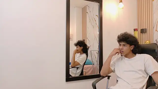 Zayn_Fox32 Chat XXX in diretta
