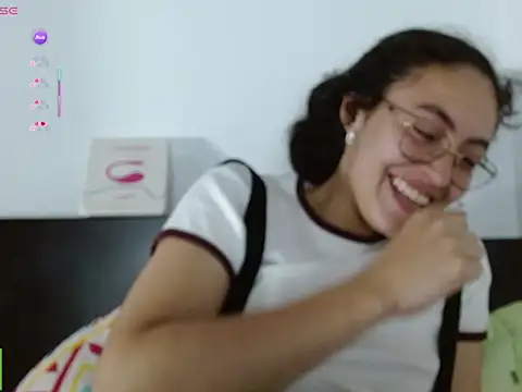 XXX chat uživo modela Amitlu_