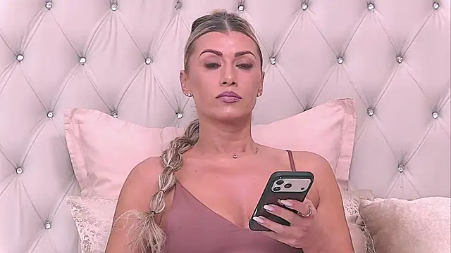 IvyDumont's Live XXX Chat