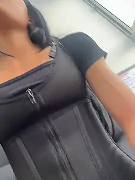 Czat XXX na żywo – Ema_Rose_