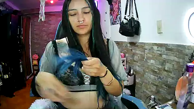 Chat +18 de AngelaQueen_ ao vivo