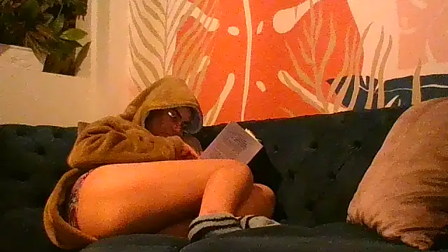 Demeter_1998's Live XXX Chat