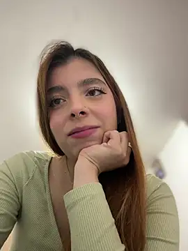 Cloew_Marz Adlı Modelin Canlı XXX Sohbeti