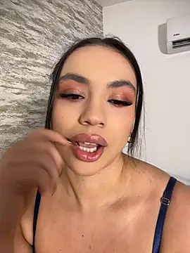 Meli-Bleirn Live XXX chat