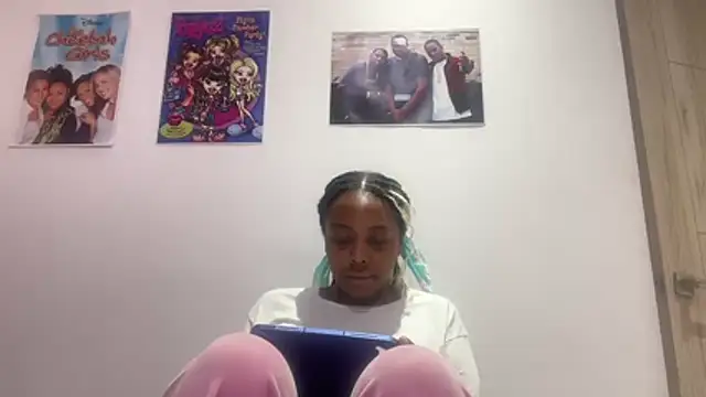 ChocolateCakeQueen's Live XXX Chat