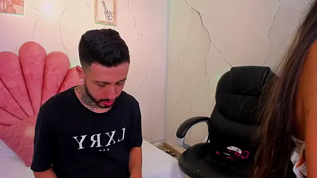 StevenAndLaura Adlı Modelin Canlı XXX Sohbeti