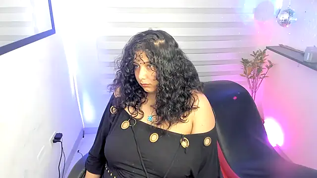 Chat +18 de Agatha_Marin ao vivo