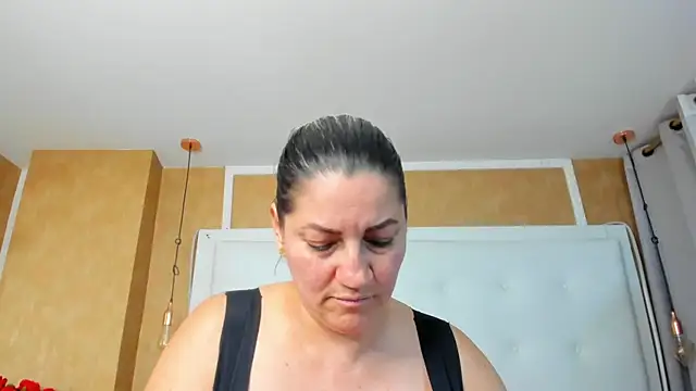 Heidy_milf: онлайн-секс-чат