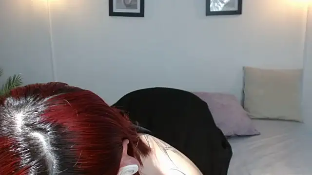 Victoria-Moon's Live XXX Chat