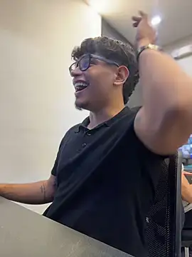 Chat XXX ao vivo de alekzamo