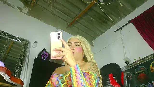 הופעת וובקאם של candy_aass