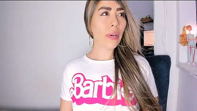 Ariana-Cobos Adlı Modelin Canlı XXX Sohbeti