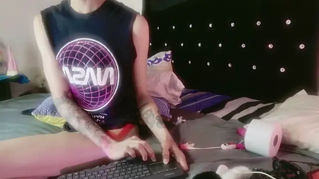 Tyler_cat: онлайн-секс-чат
