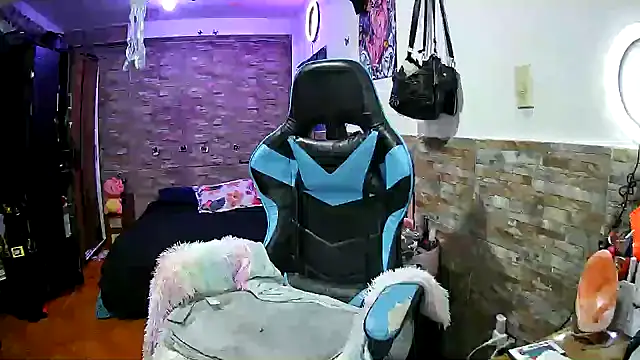 צ'אט XXX בשידור חי של AngelaQueen_