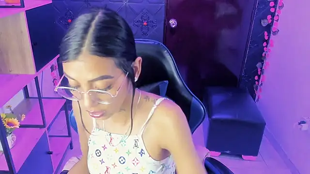 KarlaSlutSkinny__ Live XXX Chat