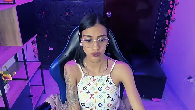 KarlaSlutSkinny__ 现场XXX聊天