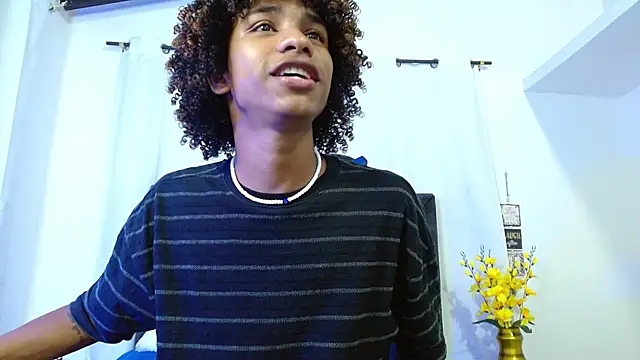 angelll18_'s Live XXX Chat
