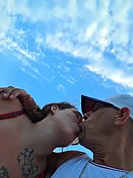 thespontaneouscouple42069's Live XXX Chat