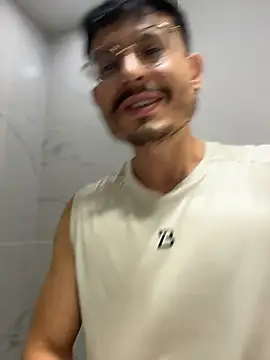 andrewlopezz's Webcam Show