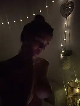 Emilia_Bakerr's Live XXX Chat