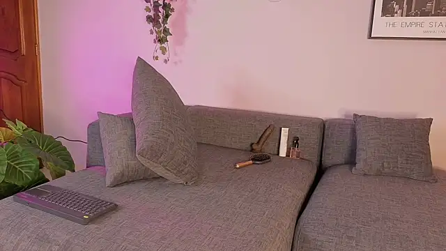 emiliapink Chat XXX live