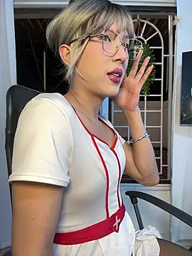 conny_latina Show in webcam